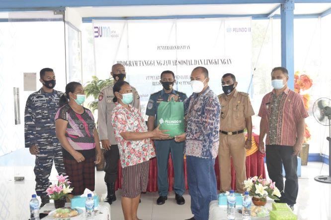  Pelindo III Maumere Salurkan 800 Paket Sembako kepada Masyarakat dan Perbaiki Sarana Ibadah